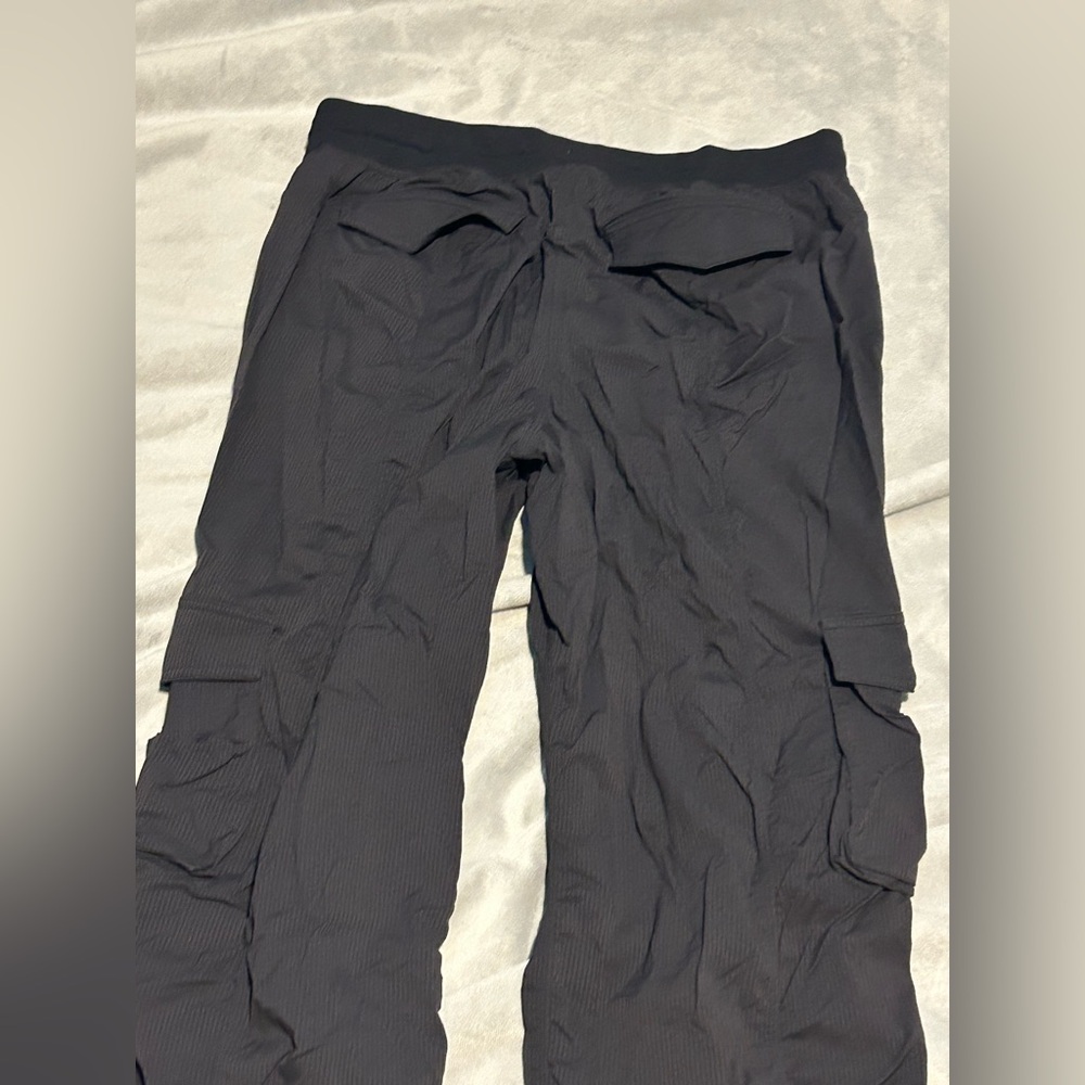 Lululemon Dance Studio Relaxed-Fit Mid-Rise Cargo Pant in Black - L - Picture 7 of 12